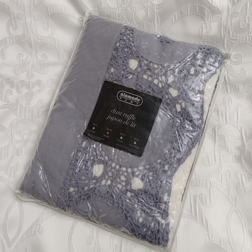 Cotton Bed Skirt With Lace